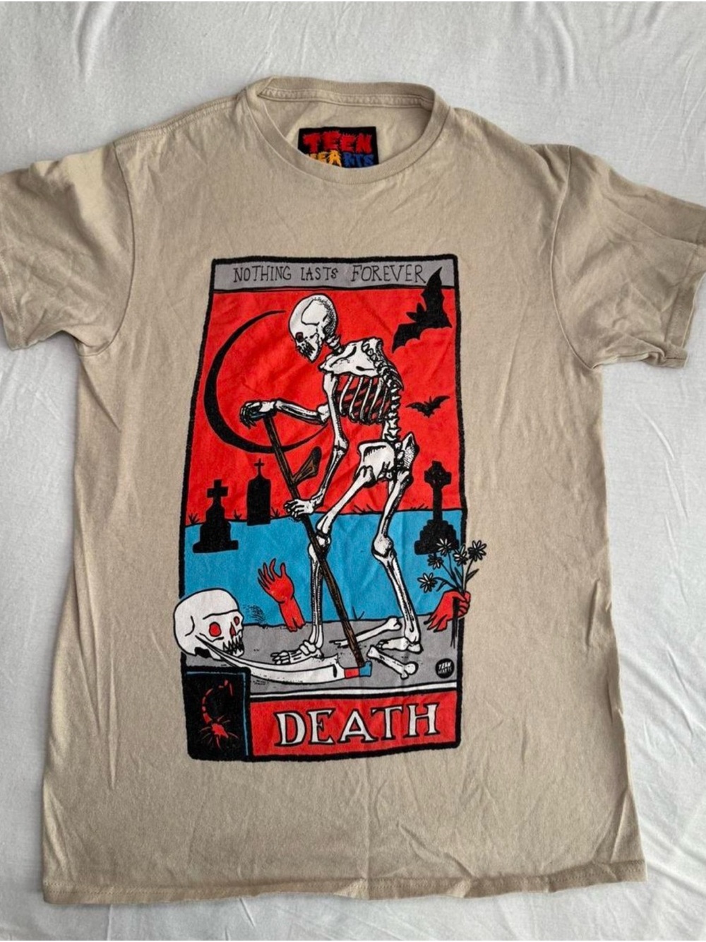 Teen Hearts Beige Short Sleeve Graphic Tee with Red & Blue 'Death' Artwork